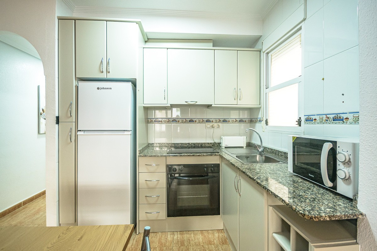 Se vende Apartamento Planta Baja de 2 dormitorios en Costa Blanca, Alicante, España