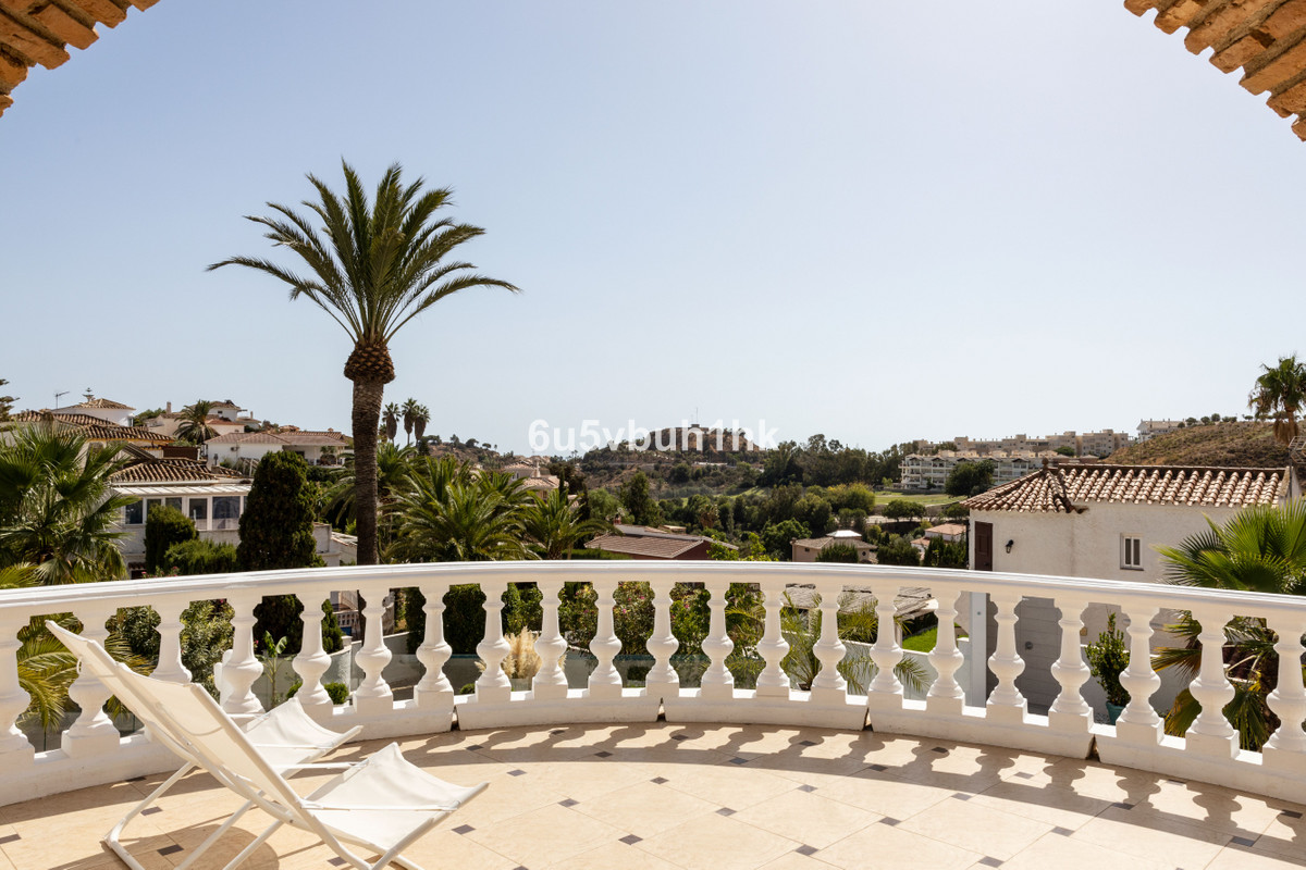 6 Bed Townhouse for sale in Arroyo De La Miel Costa Del Sol, Málaga, Spain