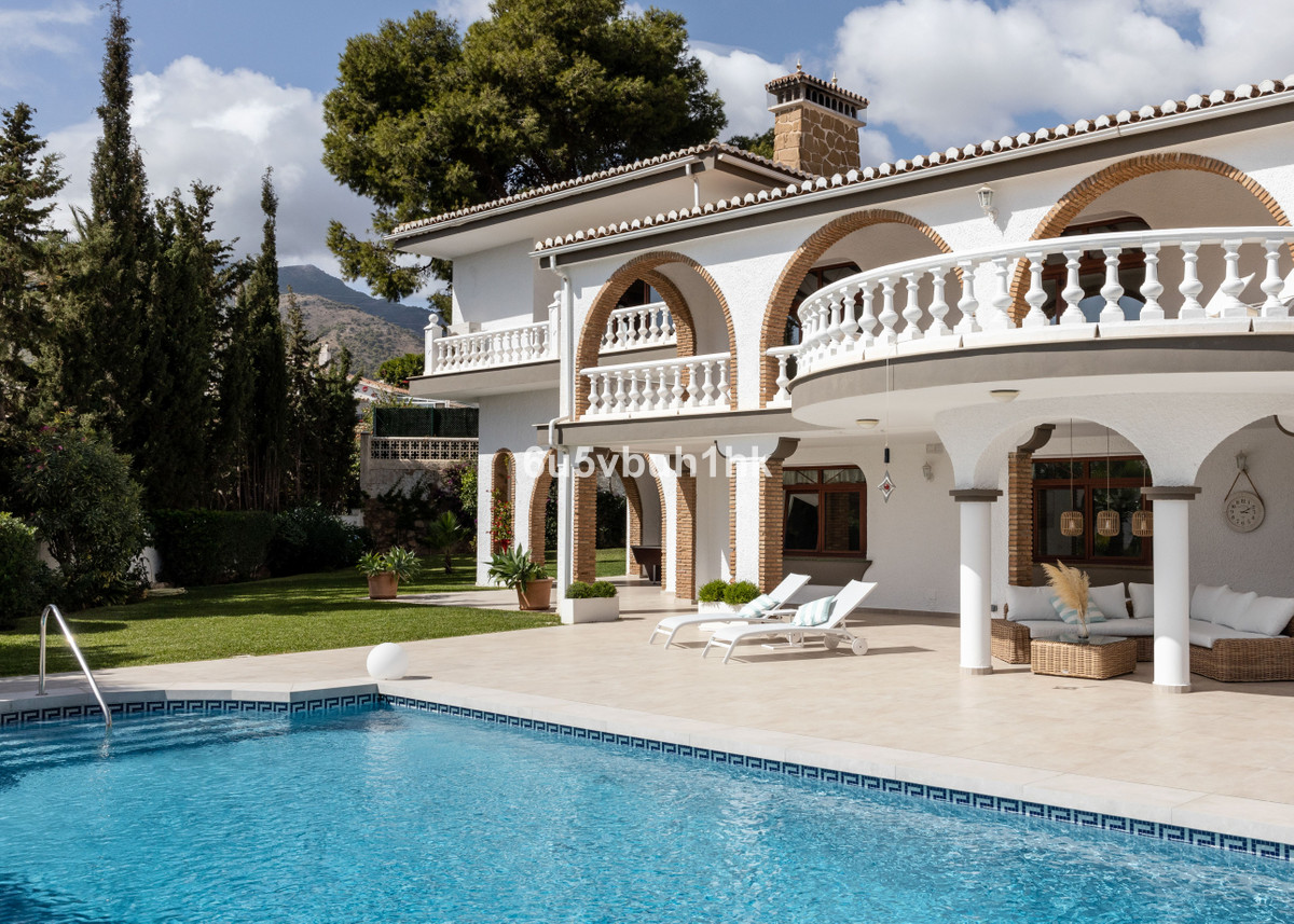 6 Bed Townhouse for sale in Arroyo De La Miel Costa Del Sol, Málaga, Spain