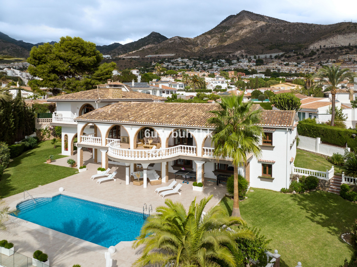 6 Bed Townhouse for sale in Arroyo De La Miel Costa Del Sol, Málaga, Spain