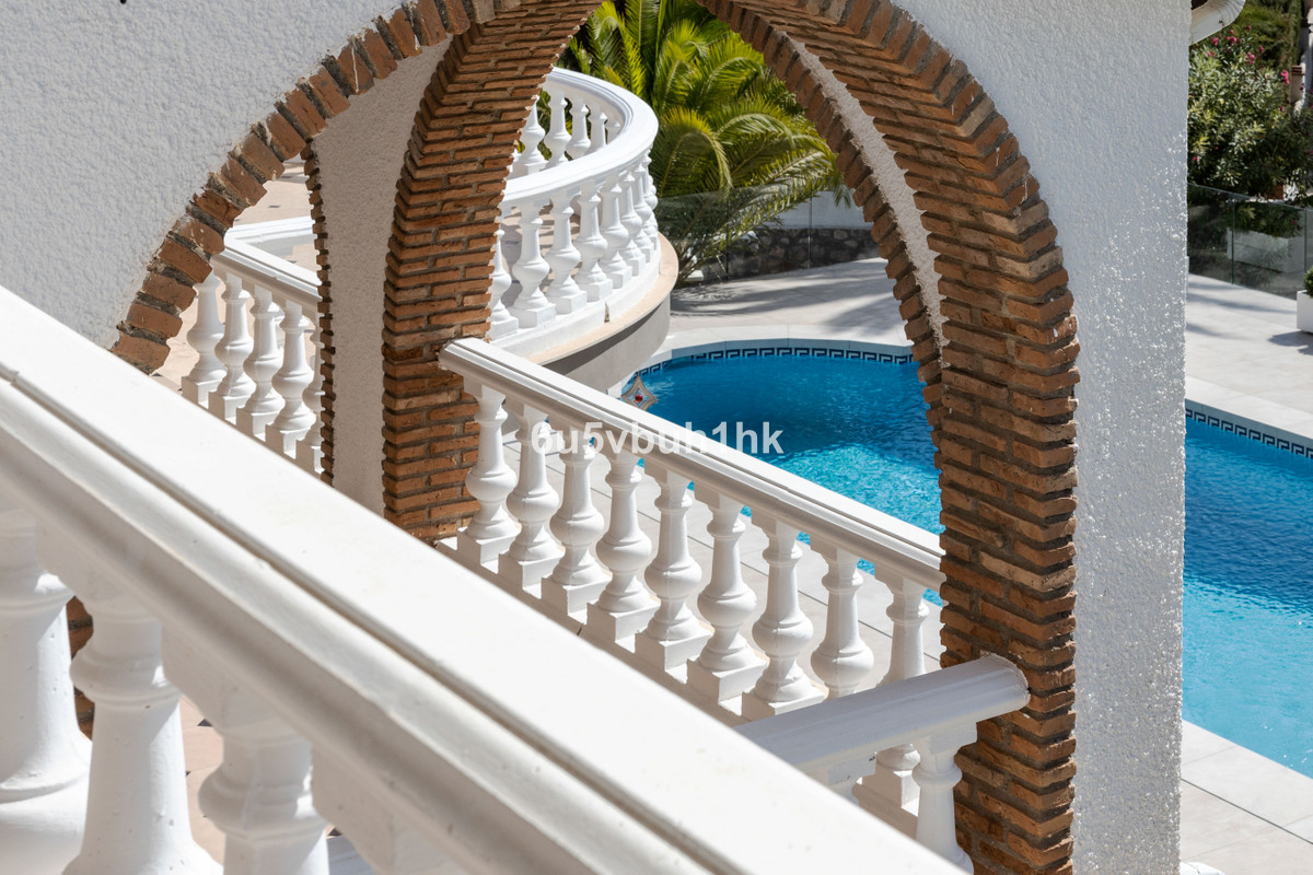 6 Bed Townhouse for sale in Arroyo De La Miel Costa Del Sol, Málaga, Spain