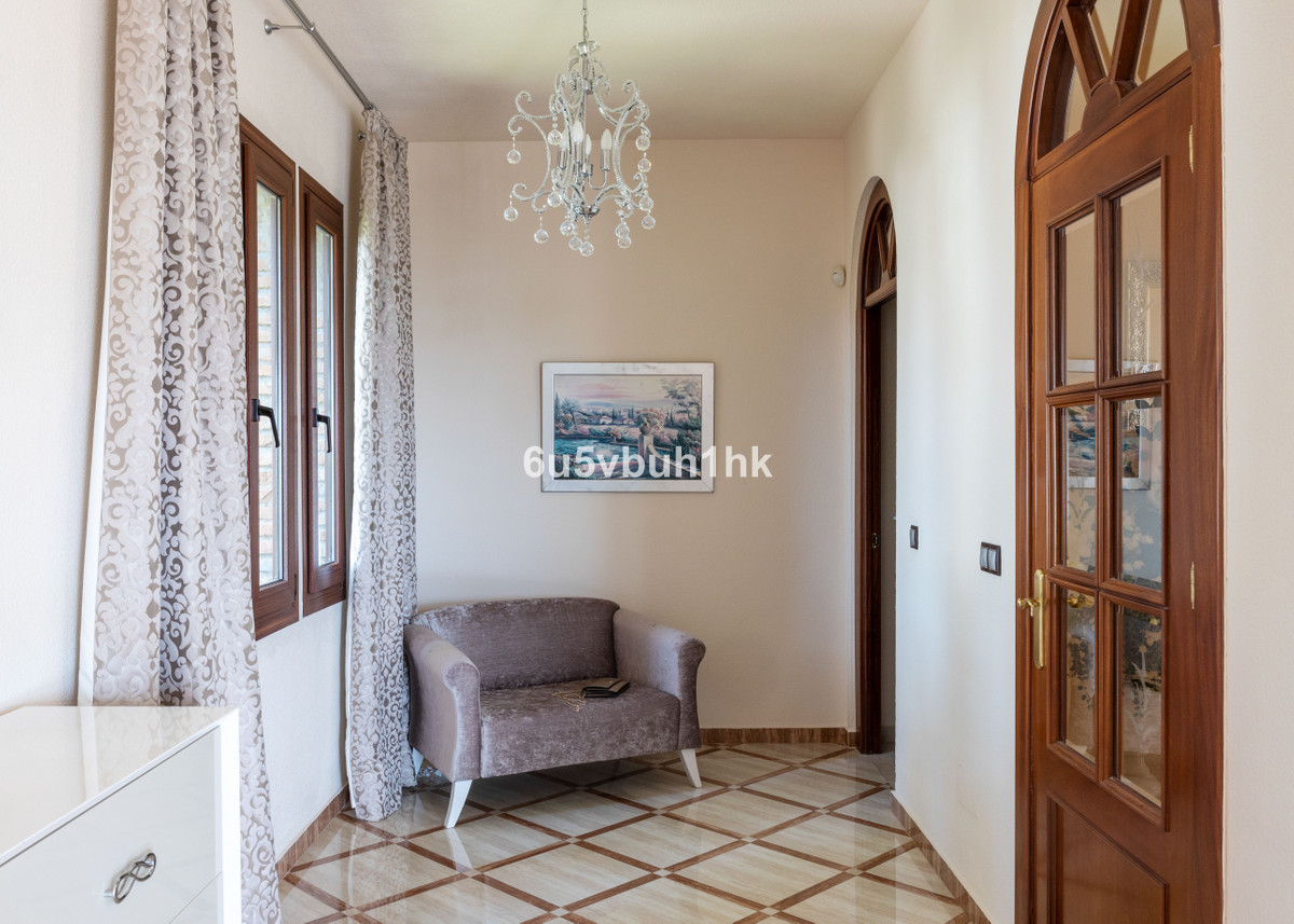 6 Bed Townhouse for sale in Arroyo De La Miel Costa Del Sol, Málaga, Spain