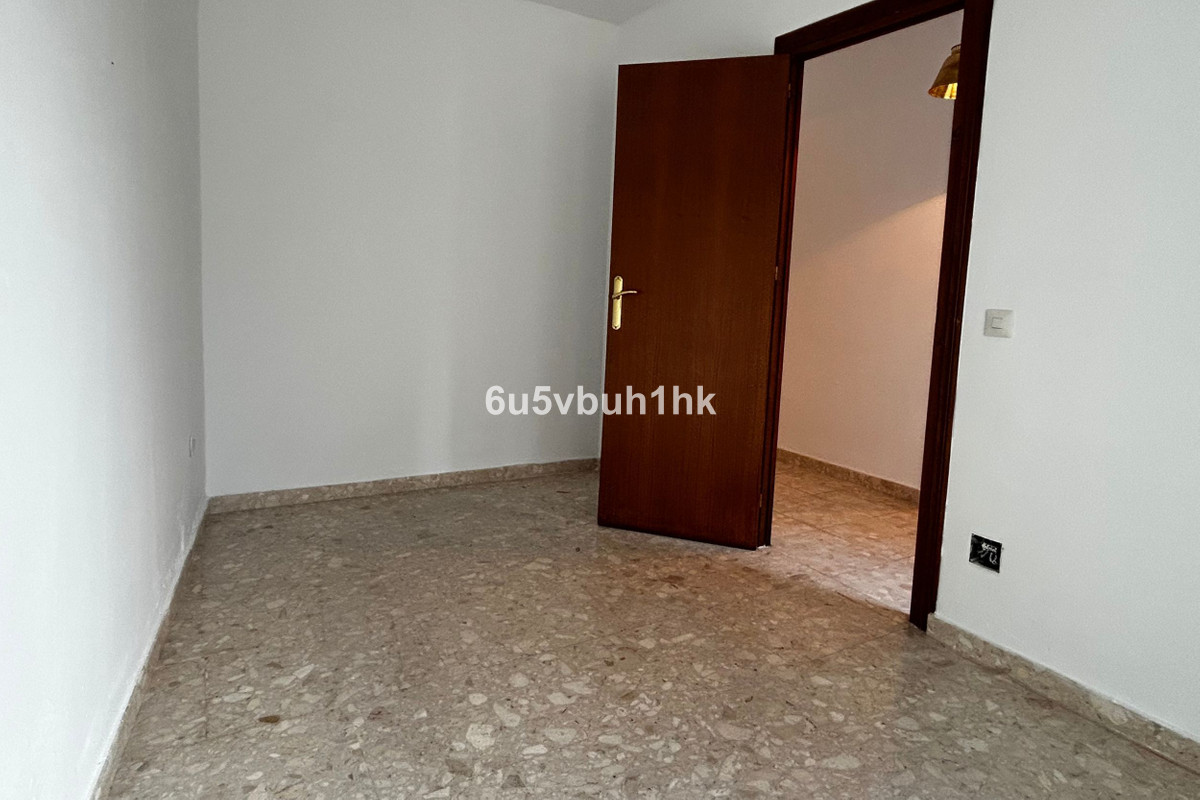 4 Bed Apartment for sale in Fuengirola Costa Del Sol, Málaga, Spain