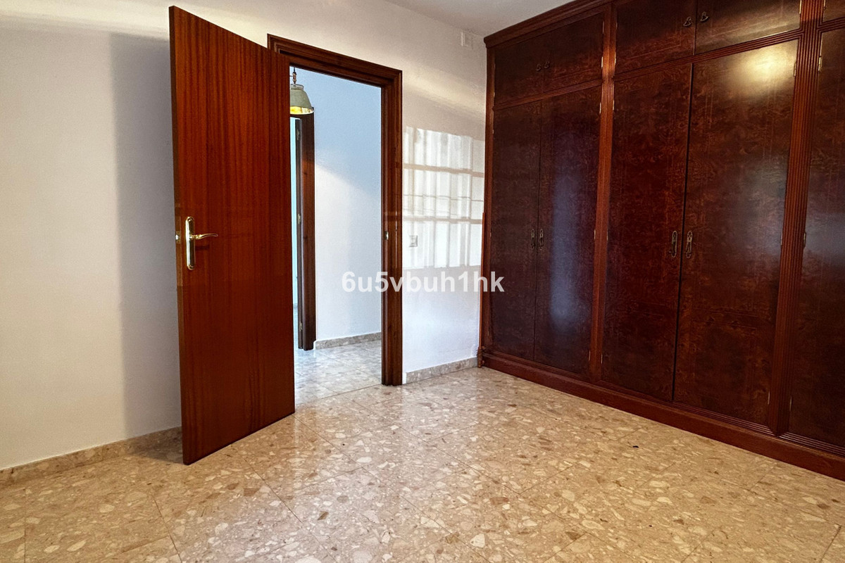 4 Bed Apartment for sale in Fuengirola Costa Del Sol, Málaga, Spain
