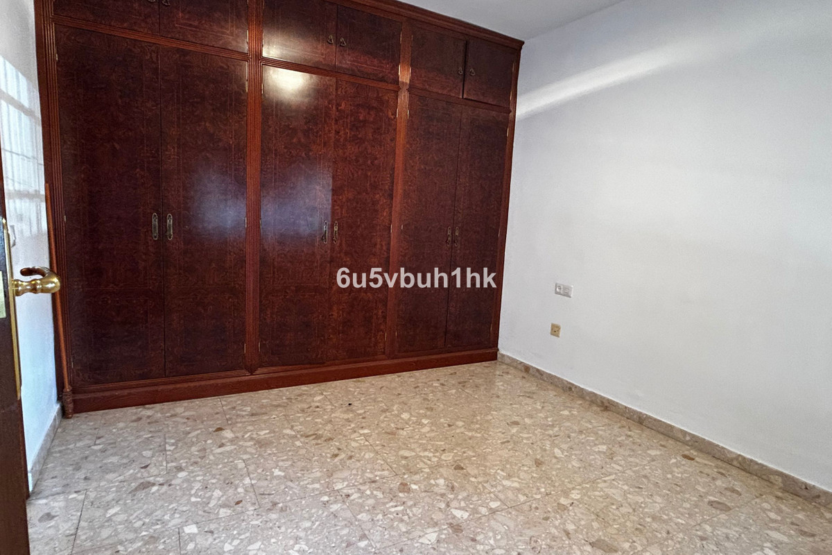 4 Bed Apartment for sale in Fuengirola Costa Del Sol, Málaga, Spain
