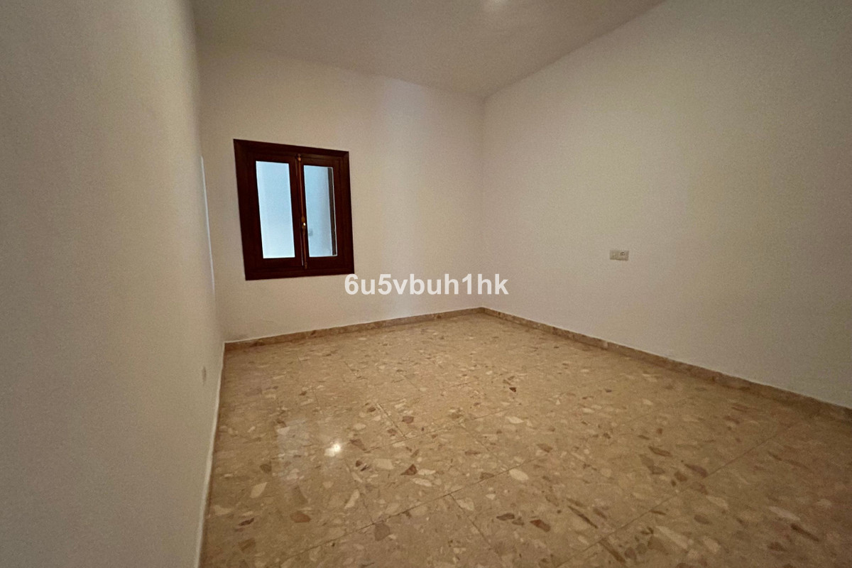 4 Bed Apartment for sale in Fuengirola Costa Del Sol, Málaga, Spain