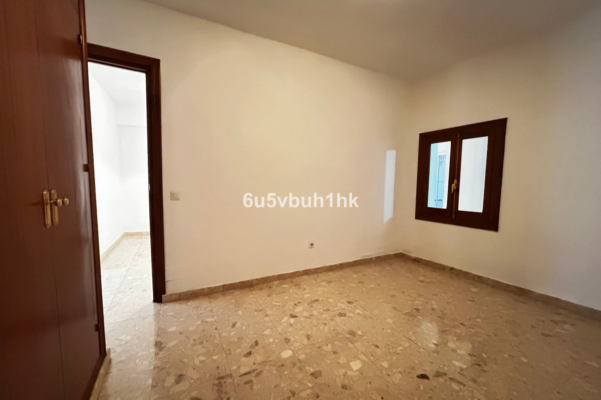 4 Bed Apartment for sale in Fuengirola Costa Del Sol, Málaga, Spain