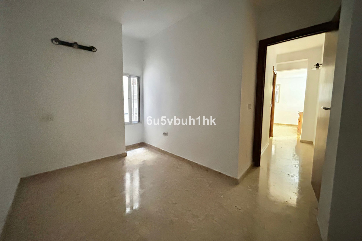 4 Bed Apartment for sale in Fuengirola Costa Del Sol, Málaga, Spain
