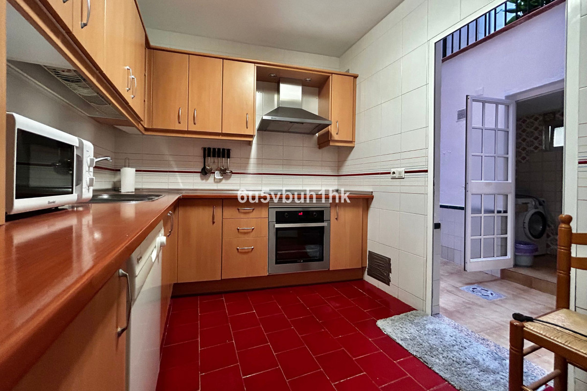 4 Bed Apartment for sale in Fuengirola Costa Del Sol, Málaga, Spain