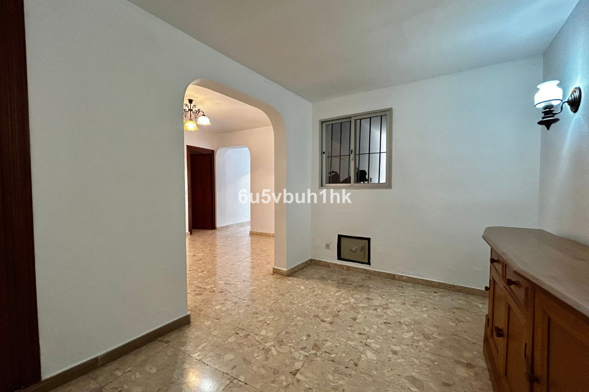 4 Bed Apartment for sale in Fuengirola Costa Del Sol, Málaga, Spain