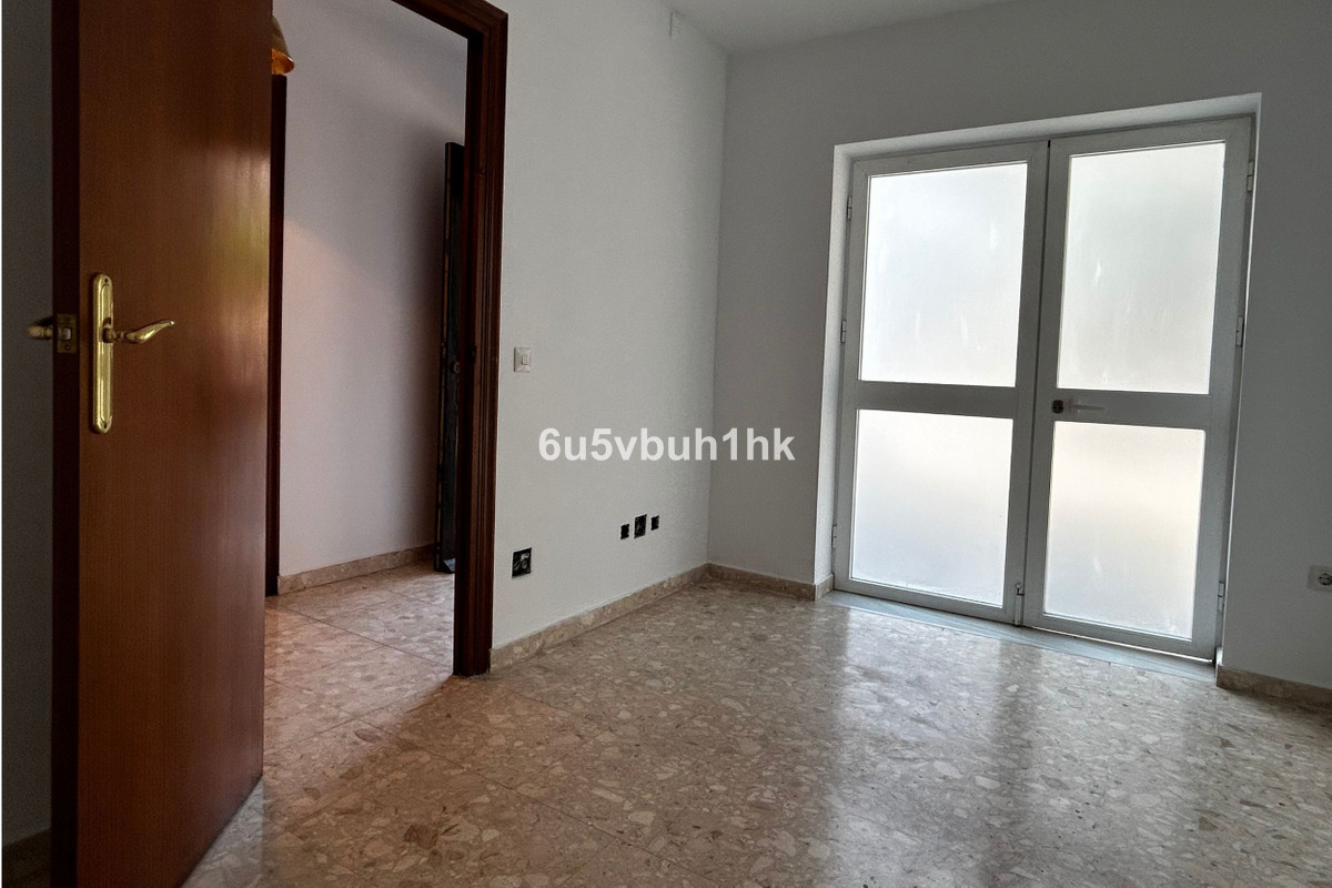 4 Bed Apartment for sale in Fuengirola Costa Del Sol, Málaga, Spain