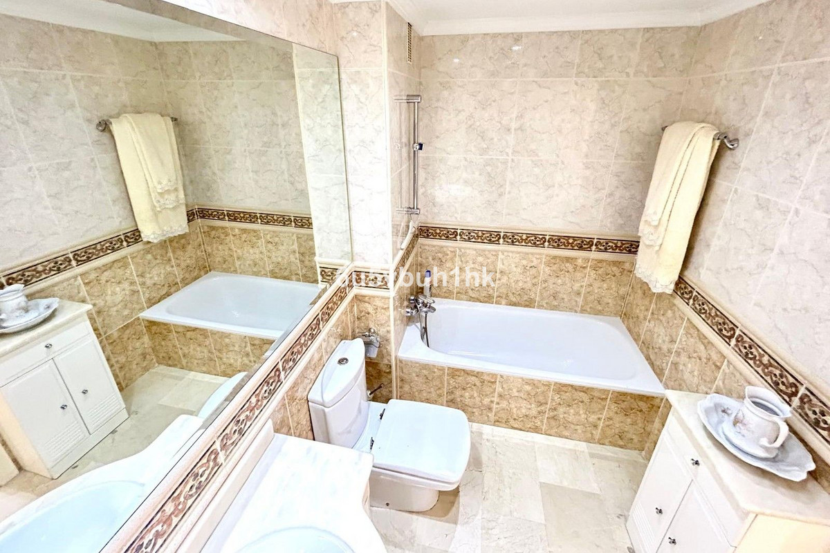Se vende Apartamento Planta Media de 2 dormitorios en Costa Del Sol, Málaga, España