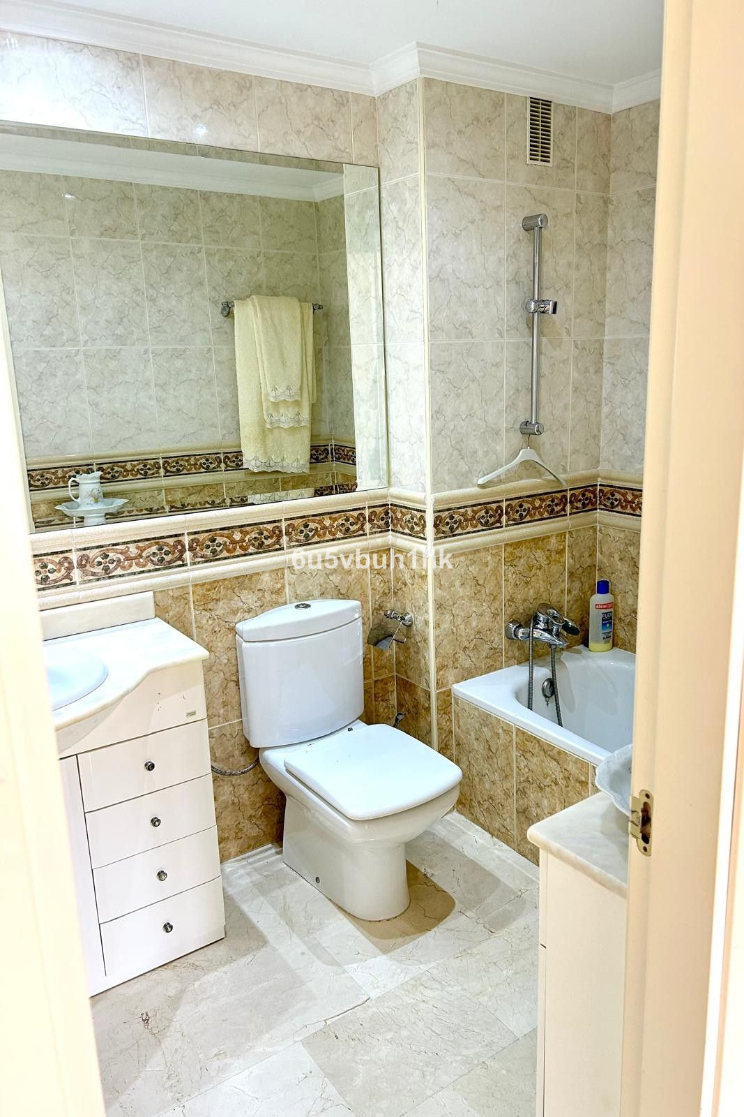 Se vende Apartamento Planta Media de 2 dormitorios en Costa Del Sol, Málaga, España