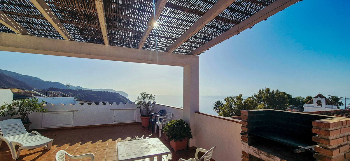 4 Bed Townhouse for sale in Maro Costa Del Sol East, Málaga, Spain