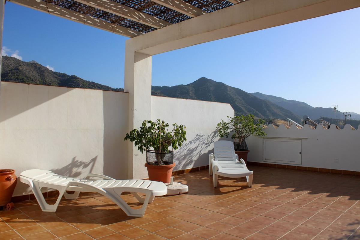 4 Bed Townhouse for sale in Maro Costa Del Sol East, Málaga, Spain