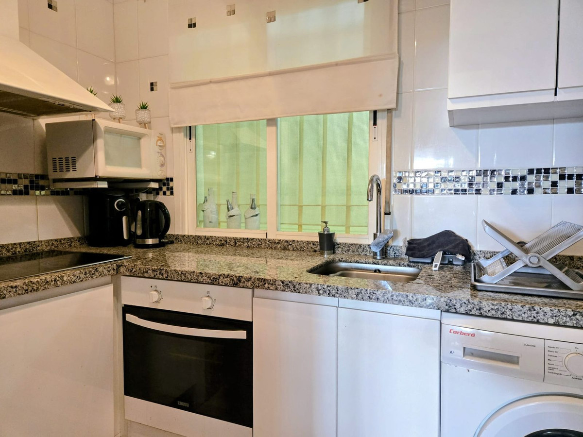 1 Bed Apartment for sale in La Carihuela Costa Del Sol, Málaga, Spain