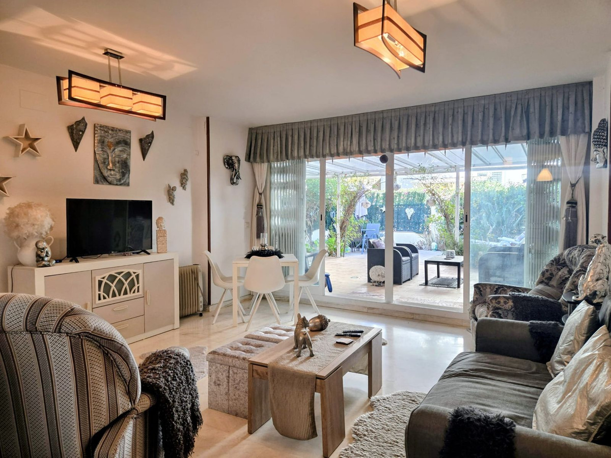1 Bed Apartment for sale in La Carihuela Costa Del Sol, Málaga, Spain