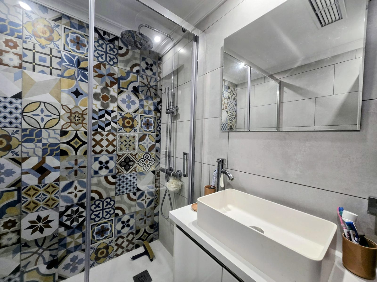 1 Bed Apartment for sale in La Carihuela Costa Del Sol, Málaga, Spain