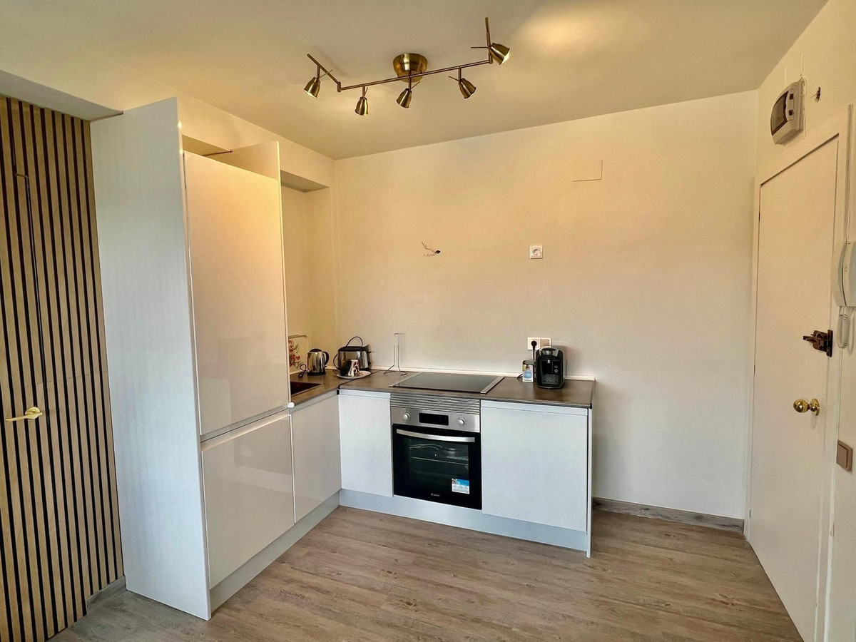 1 Bed Apartment for sale in Nueva Andalucía Costa Del Sol, Málaga, Spain