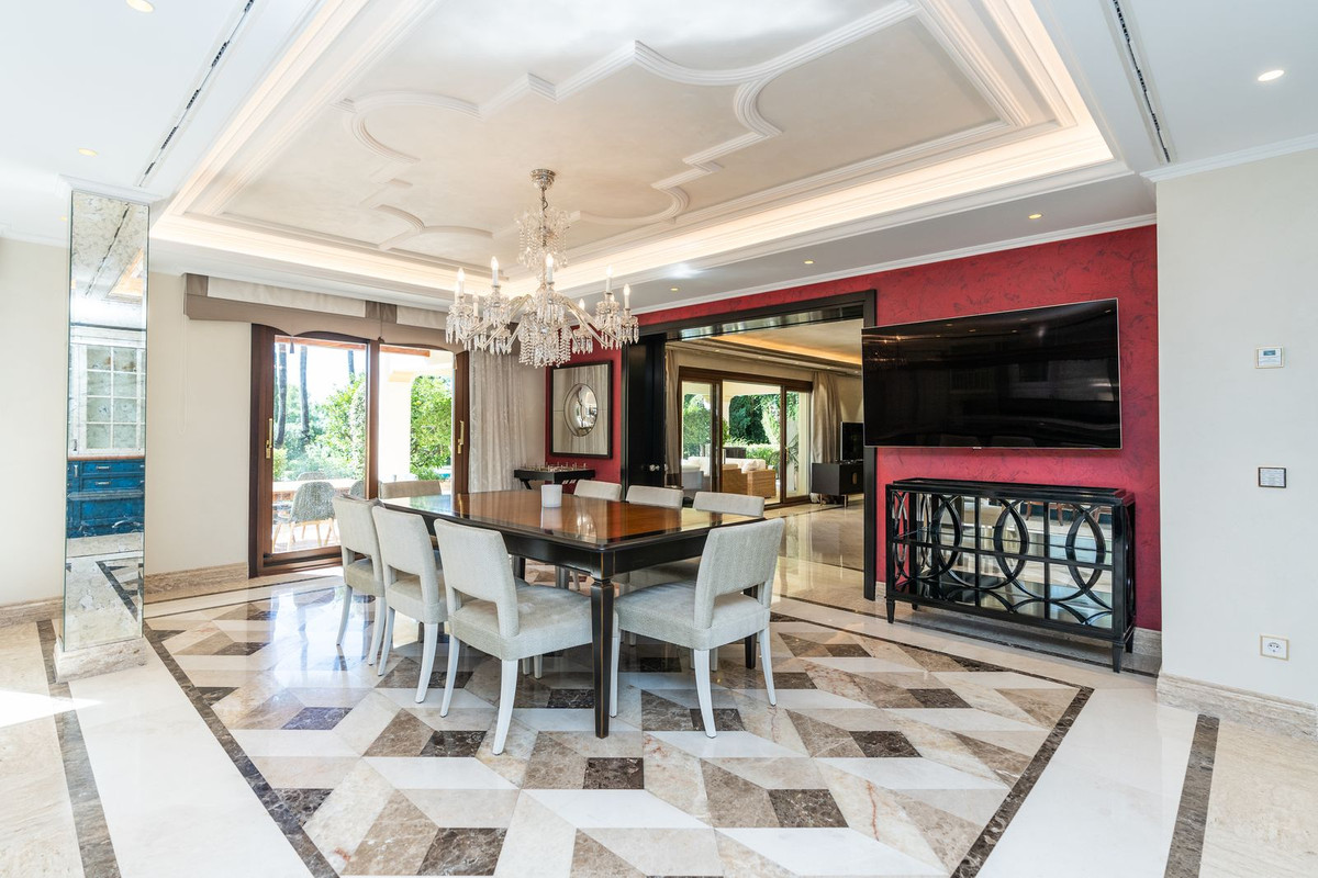 Se vende Villa - Chalet de 7 dormitorios en Costa Del Sol, Málaga, España