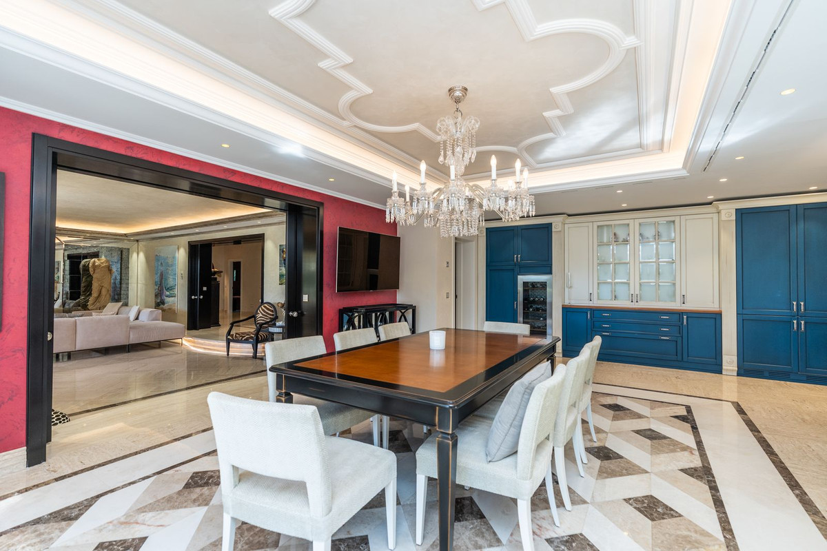 Se vende Villa - Chalet de 7 dormitorios en Costa Del Sol, Málaga, España