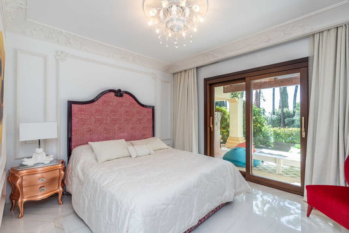 Se vende Villa - Chalet de 7 dormitorios en Costa Del Sol, Málaga, España