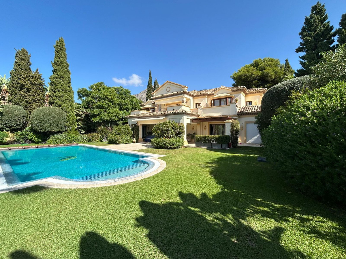 Se vende Villa - Chalet de 7 dormitorios en Costa Del Sol, Málaga, España