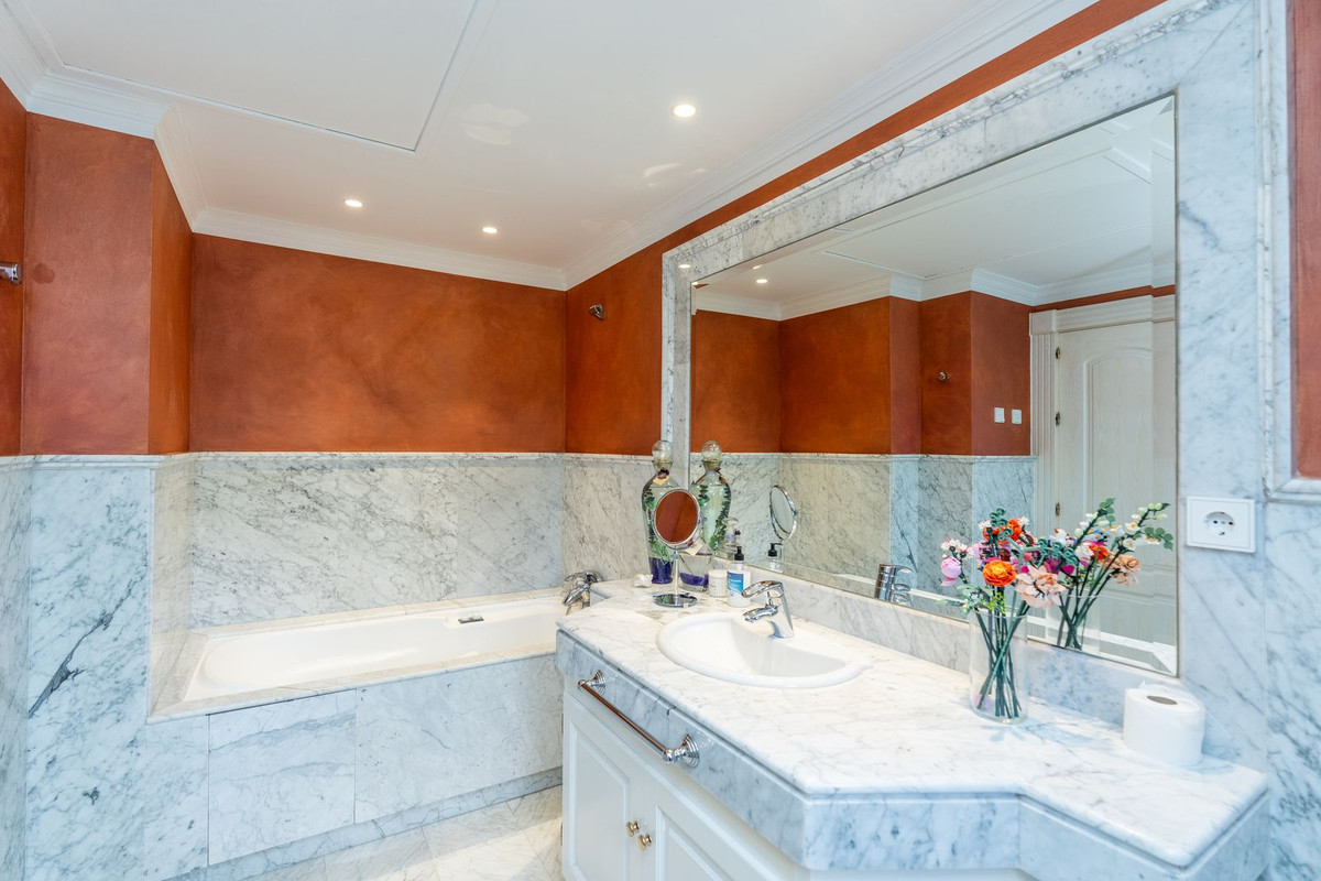 Se vende Villa - Chalet de 7 dormitorios en Costa Del Sol, Málaga, España