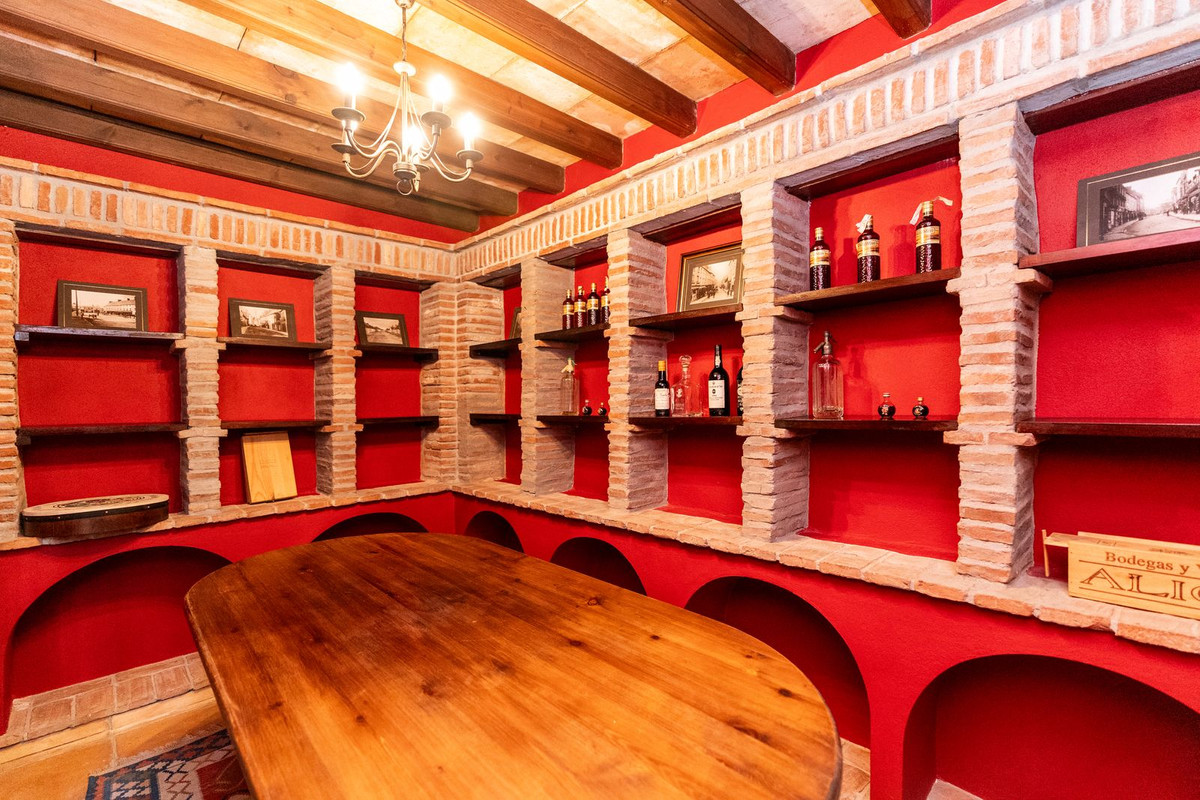 Se vende Villa - Chalet de 7 dormitorios en Costa Del Sol, Málaga, España