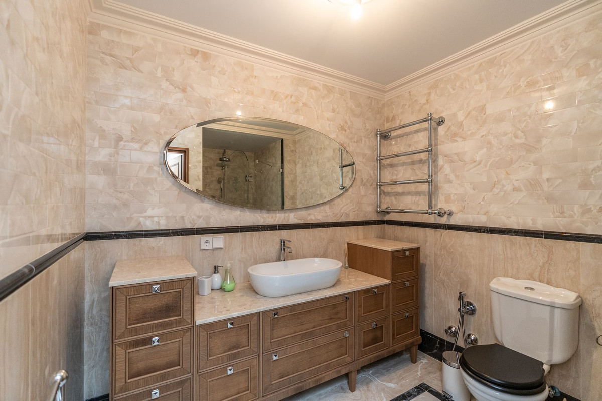 Se vende Villa - Chalet de 7 dormitorios en Costa Del Sol, Málaga, España