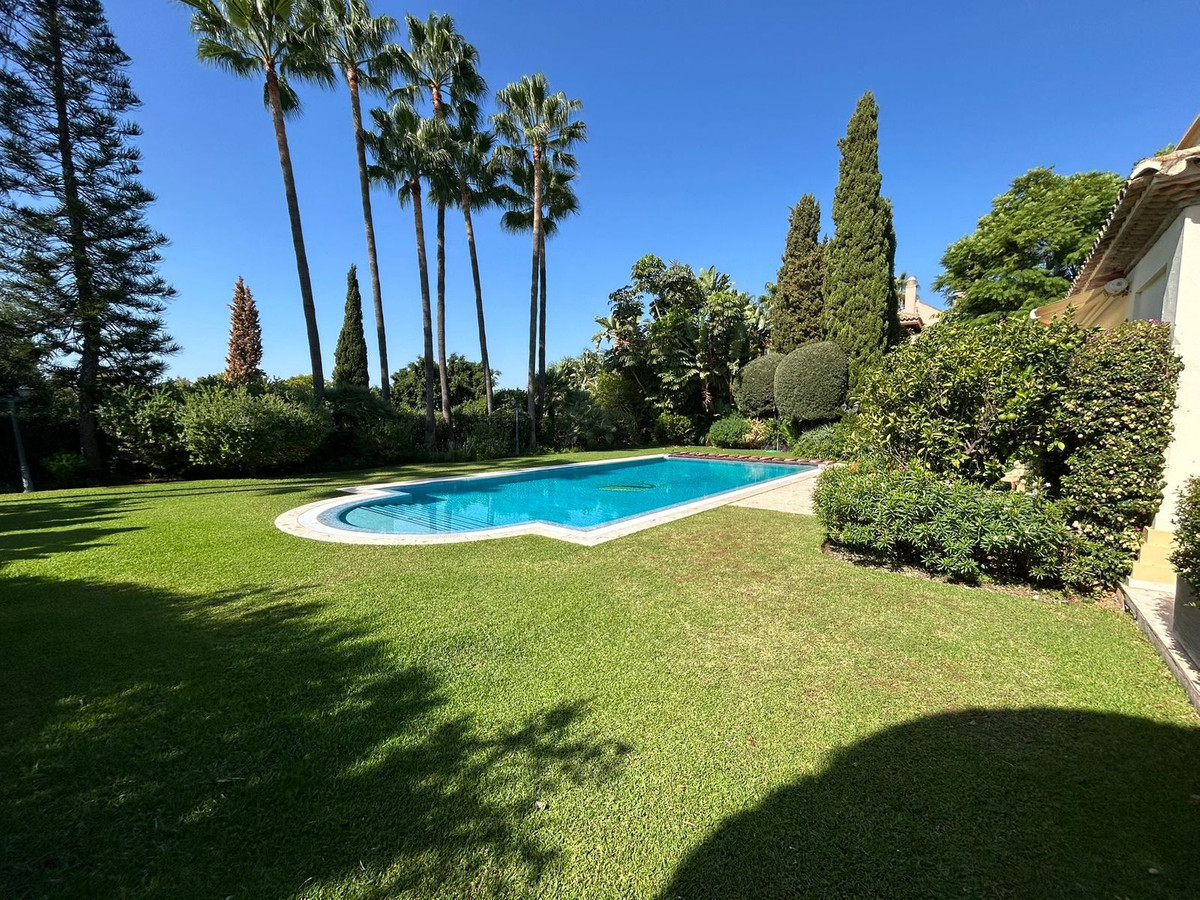 Se vende Villa - Chalet de 7 dormitorios en Costa Del Sol, Málaga, España