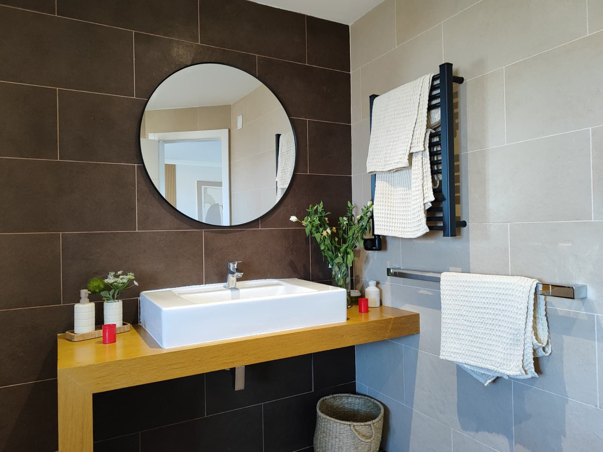 4 Bed Apartment for sale in Fuengirola Costa Del Sol, Málaga, Spain