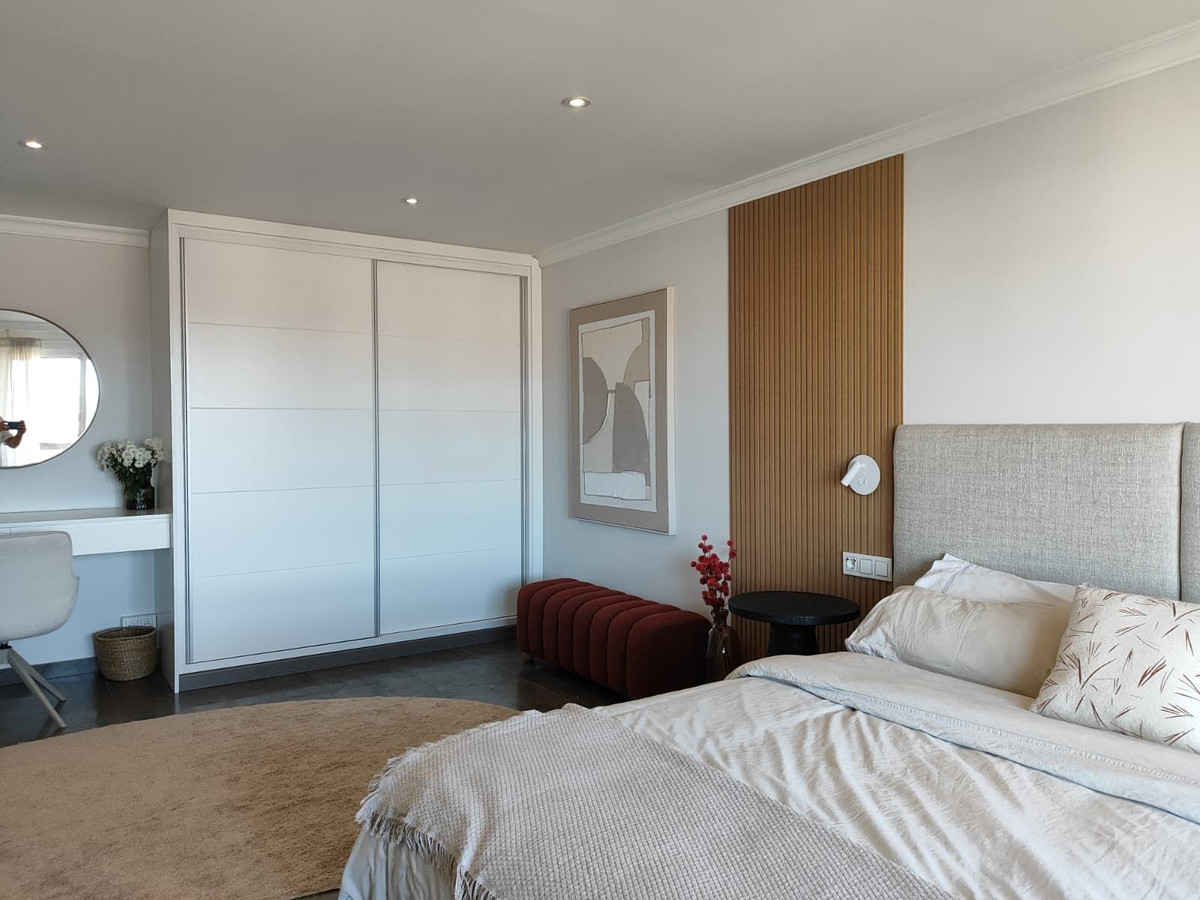 4 Bed Apartment for sale in Fuengirola Costa Del Sol, Málaga, Spain