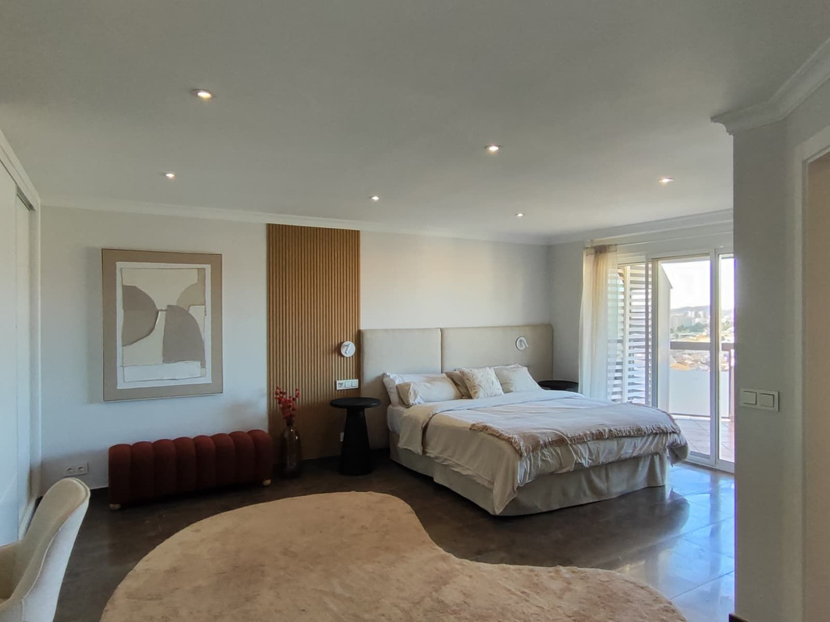 4 Bed Apartment for sale in Fuengirola Costa Del Sol, Málaga, Spain