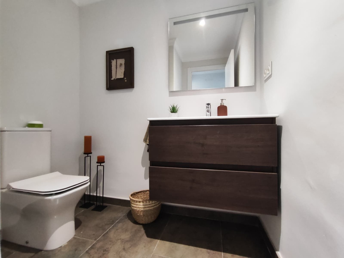 4 Bed Apartment for sale in Fuengirola Costa Del Sol, Málaga, Spain