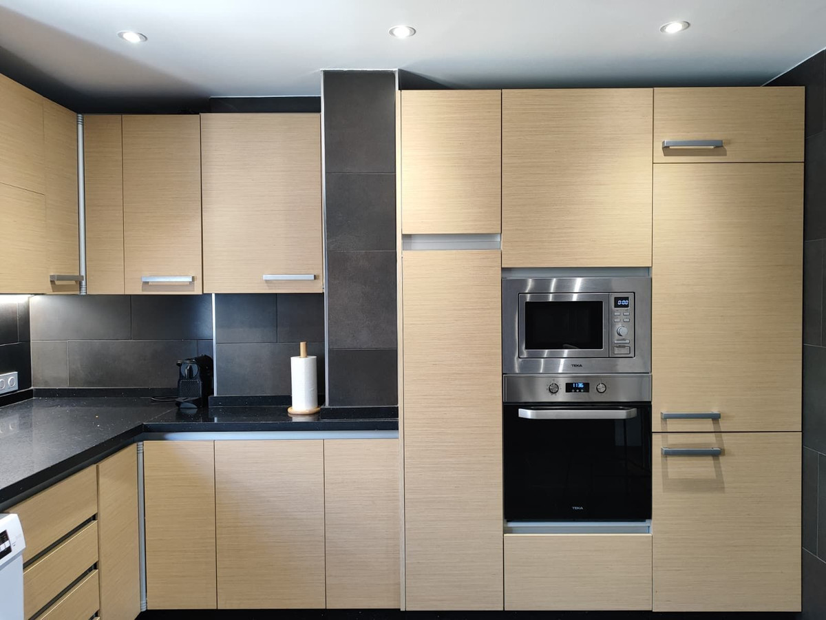 4 Bed Apartment for sale in Fuengirola Costa Del Sol, Málaga, Spain