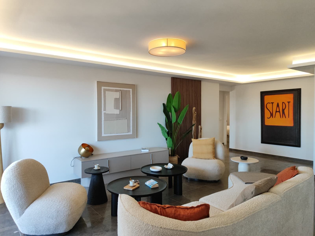 4 Bed Apartment for sale in Fuengirola Costa Del Sol, Málaga, Spain