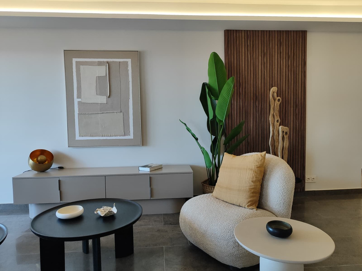 4 Bed Apartment for sale in Fuengirola Costa Del Sol, Málaga, Spain
