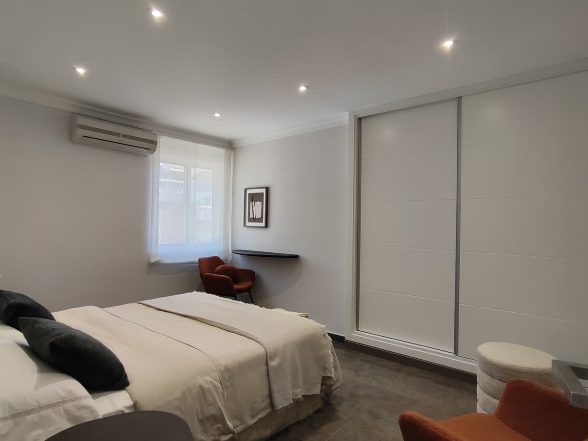 4 Bed Apartment for sale in Fuengirola Costa Del Sol, Málaga, Spain