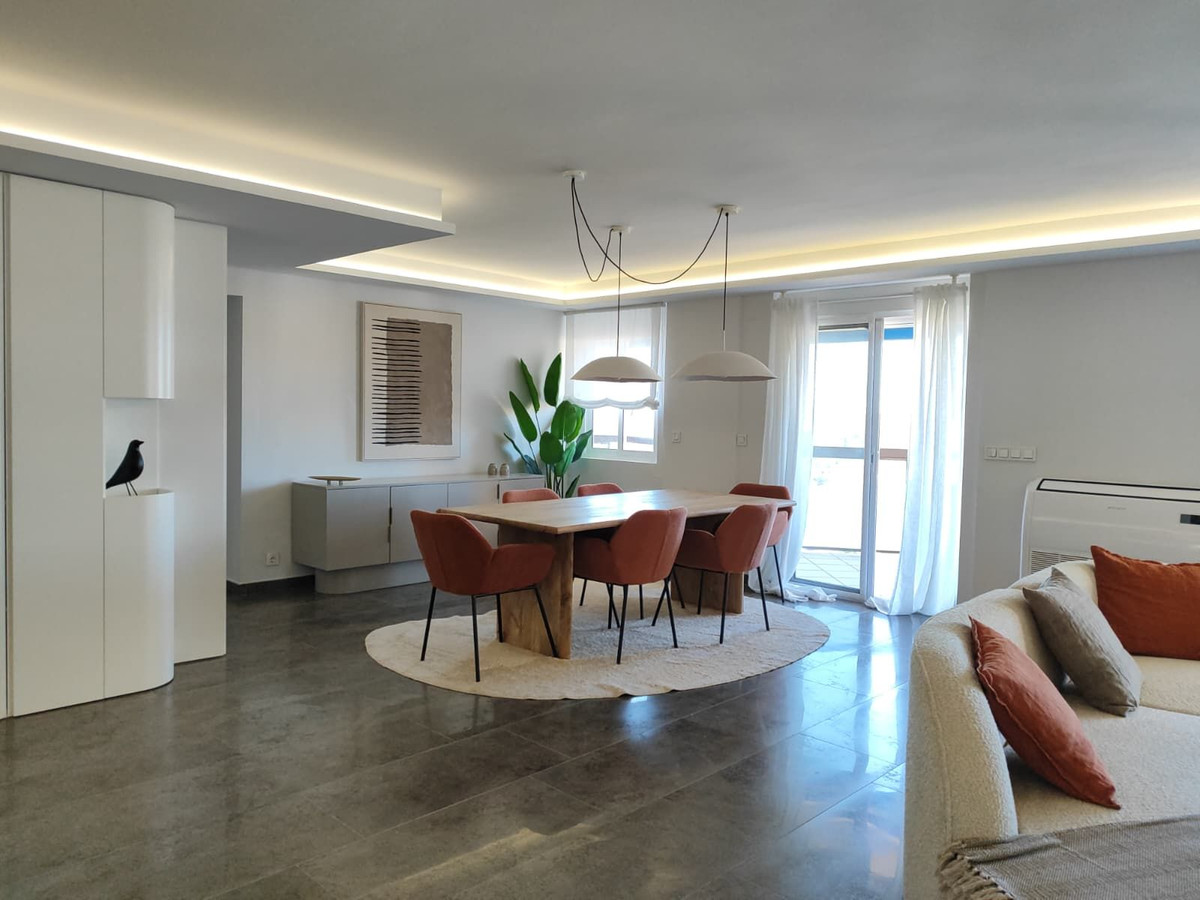 4 Bed Apartment for sale in Fuengirola Costa Del Sol, Málaga, Spain