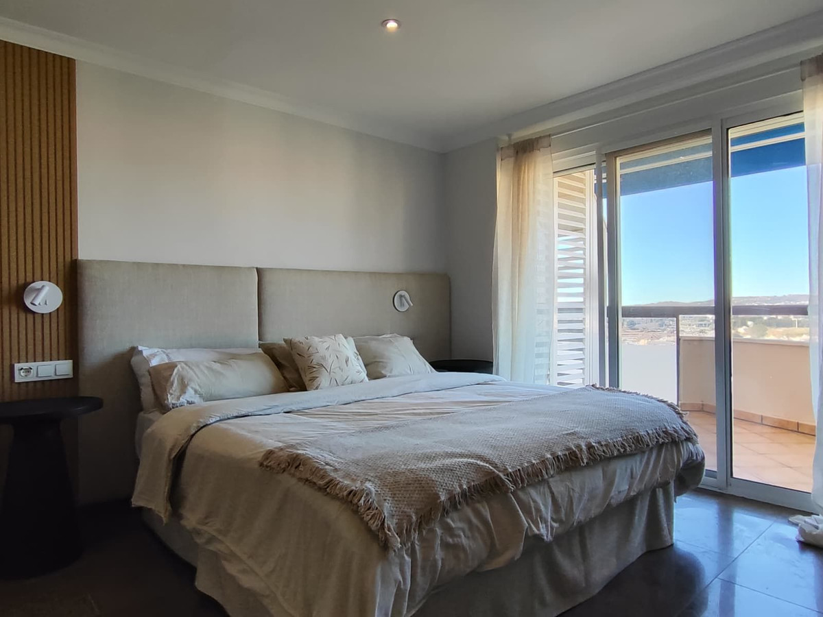 4 Bed Apartment for sale in Fuengirola Costa Del Sol, Málaga, Spain