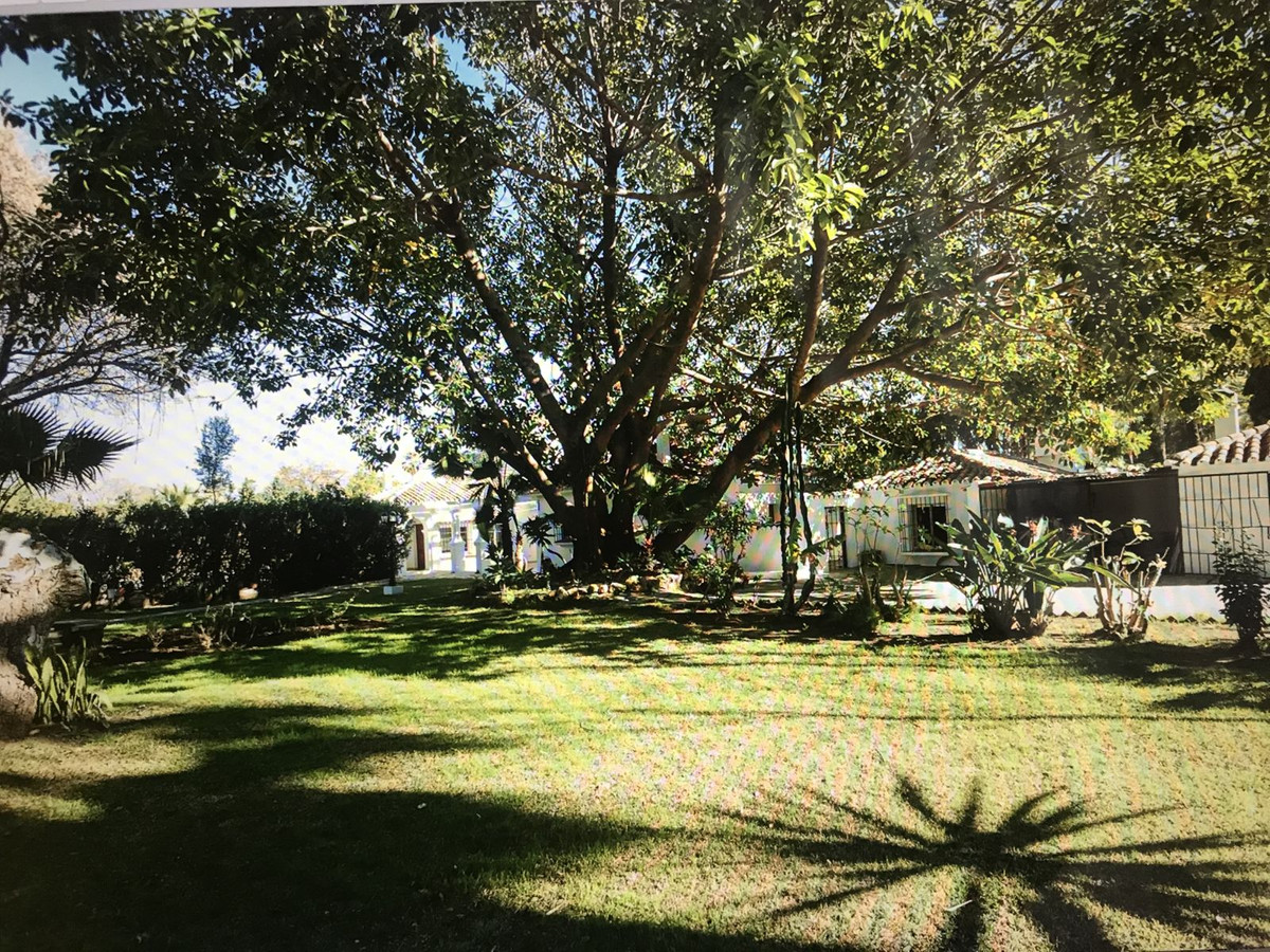 Se vende Villa - Chalet de 6 dormitorios en Costa Del Sol, Málaga, España