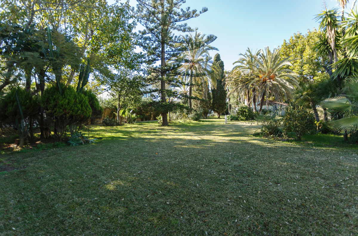 Se vende Villa - Chalet de 6 dormitorios en Costa Del Sol, Málaga, España