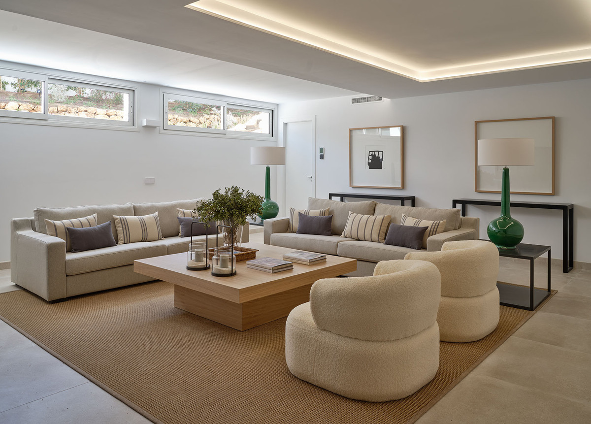 Se vende Villa - Chalet de 4 dormitorios en Costa Del Sol, Málaga, España