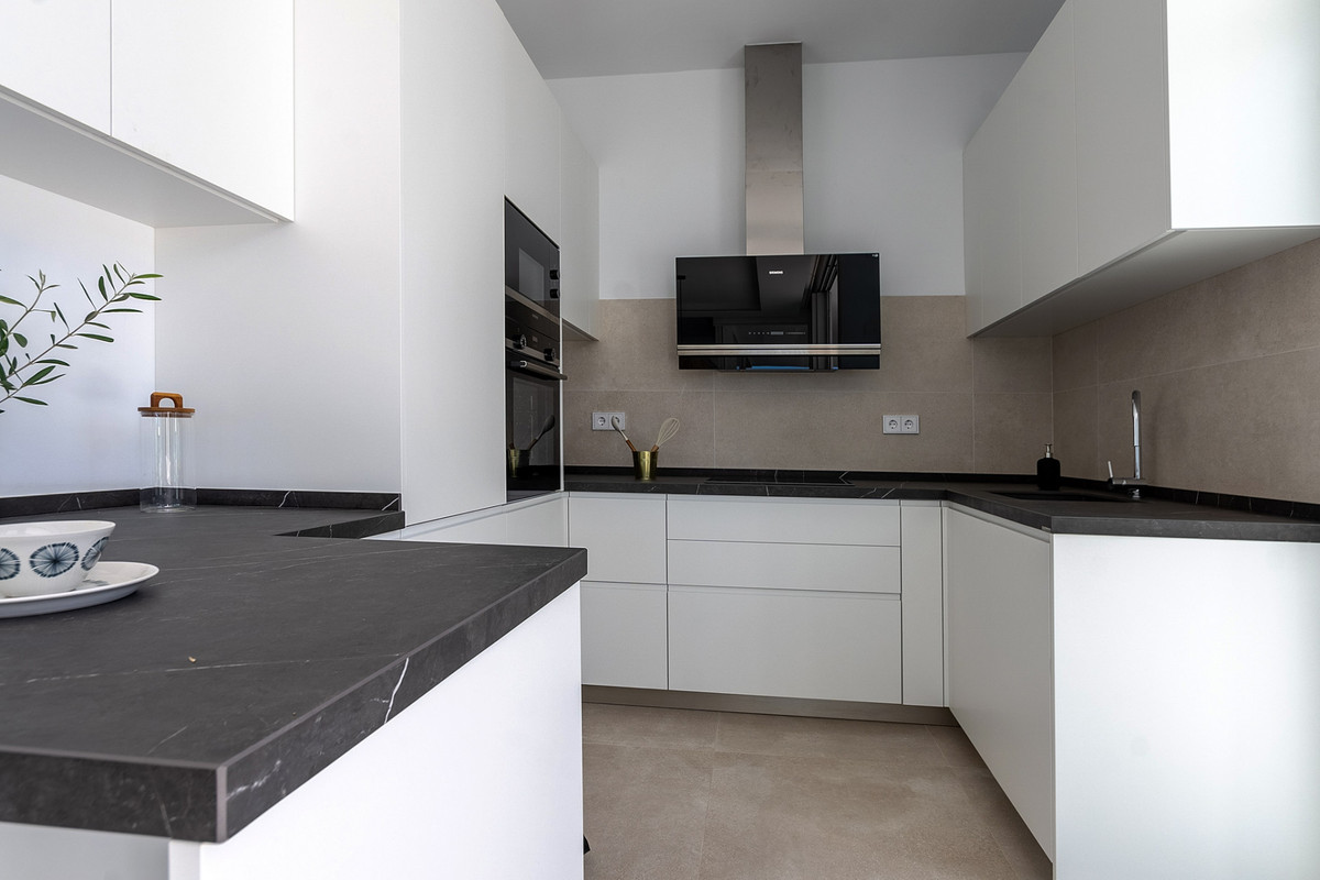 Se vende Villa - Chalet de 4 dormitorios en Costa Del Sol, Málaga, España