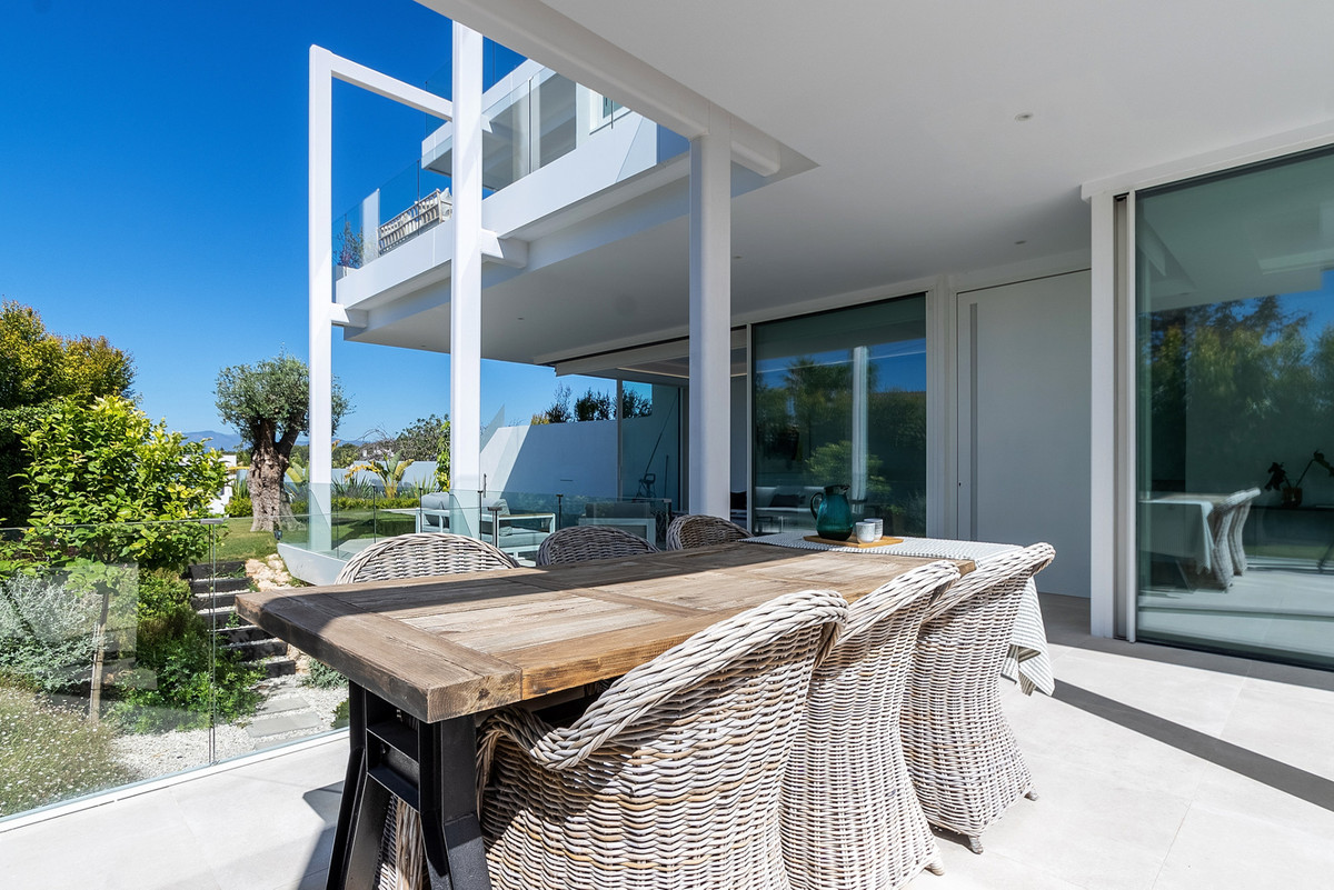 Se vende Villa - Chalet de 4 dormitorios en Costa Del Sol, Málaga, España