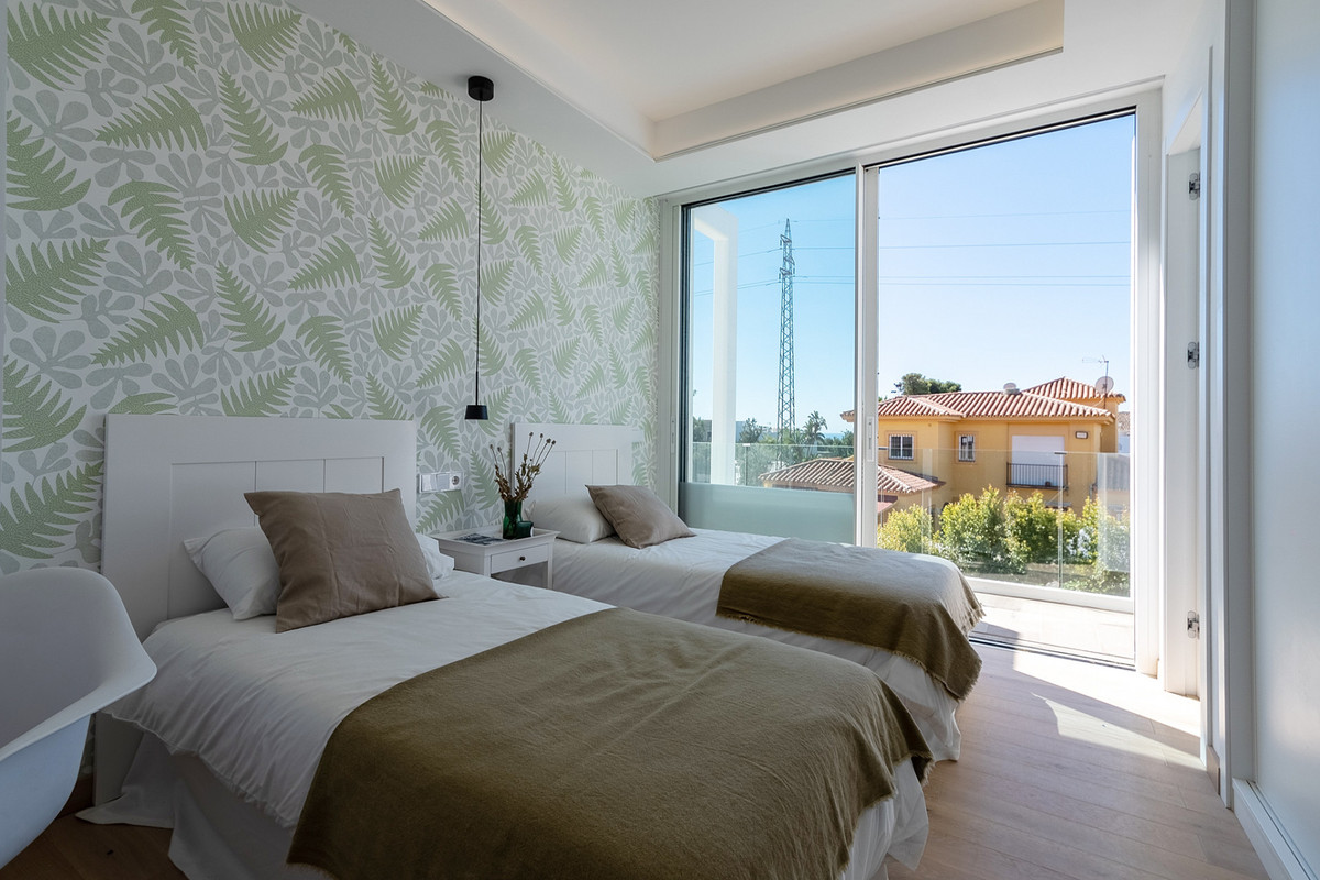 Se vende Villa - Chalet de 4 dormitorios en Costa Del Sol, Málaga, España
