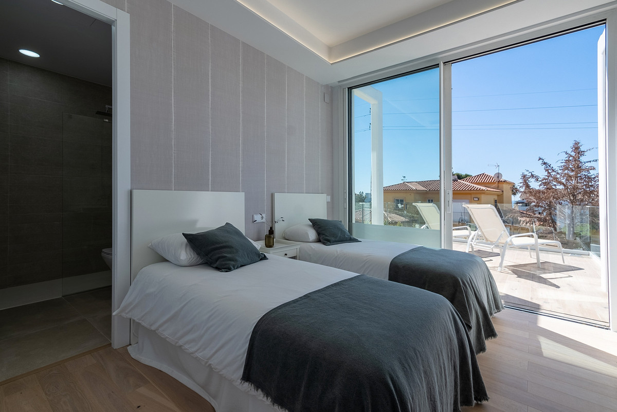 Se vende Villa - Chalet de 4 dormitorios en Costa Del Sol, Málaga, España