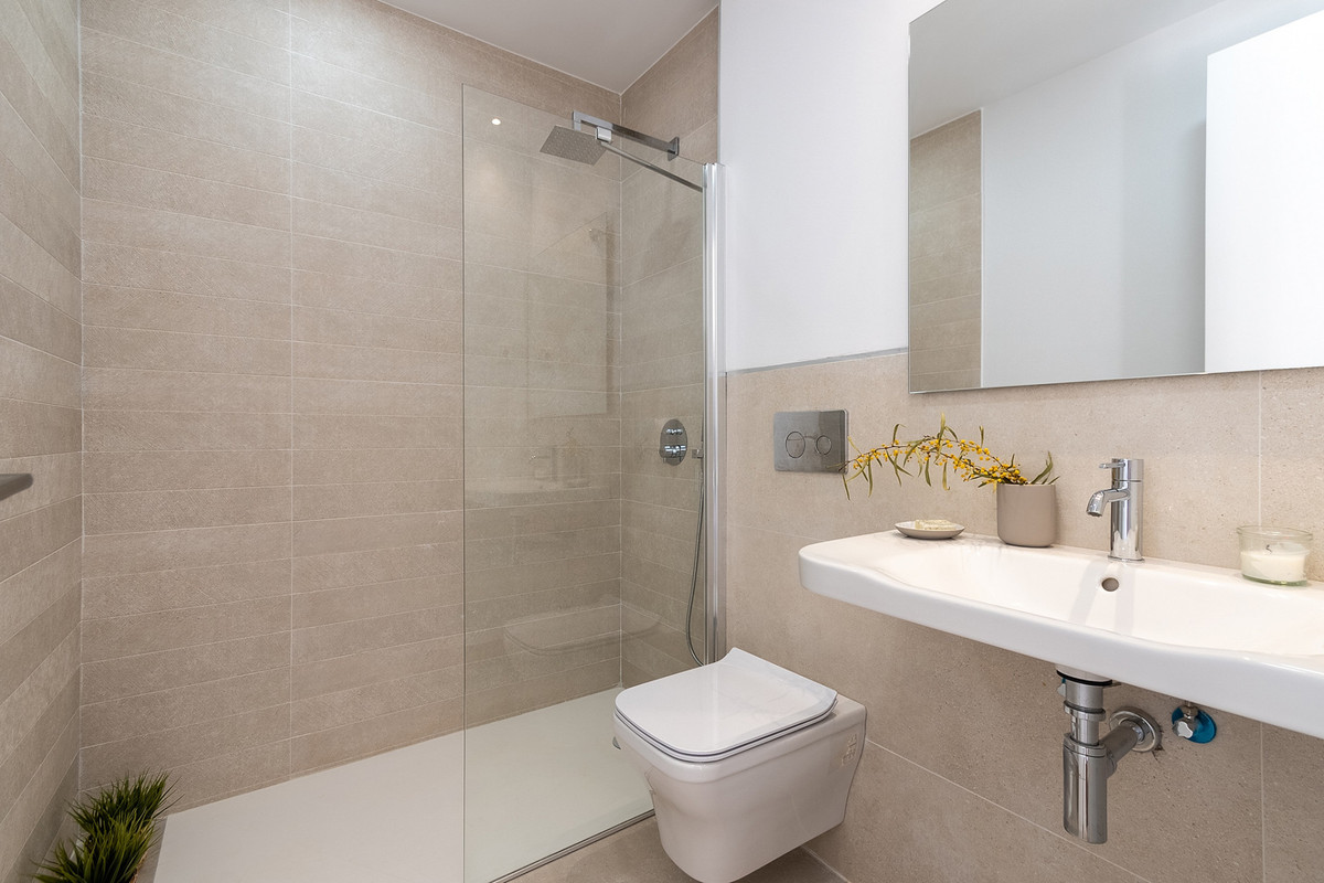 Se vende Villa - Chalet de 4 dormitorios en Costa Del Sol, Málaga, España