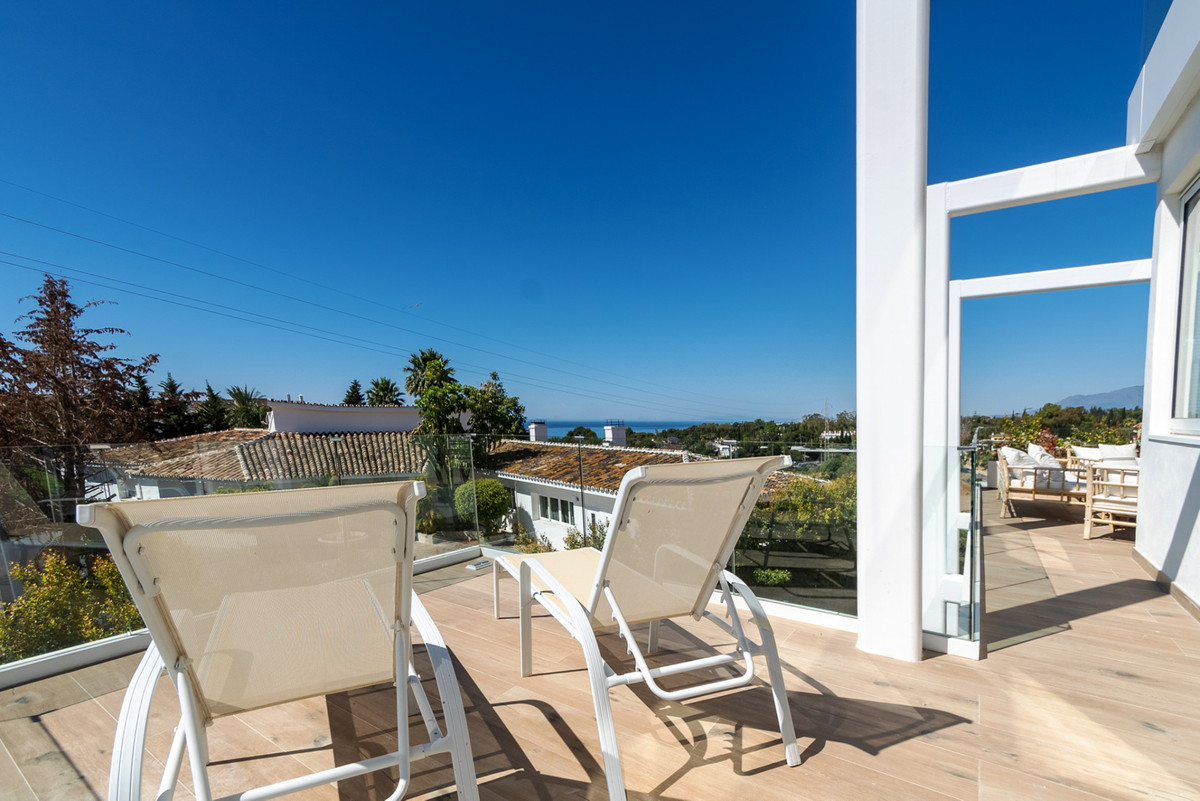 Se vende Villa - Chalet de 4 dormitorios en Costa Del Sol, Málaga, España